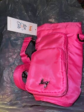 Lug Huggie SE Magenta Insulated Crossbody Water Bottle Bag